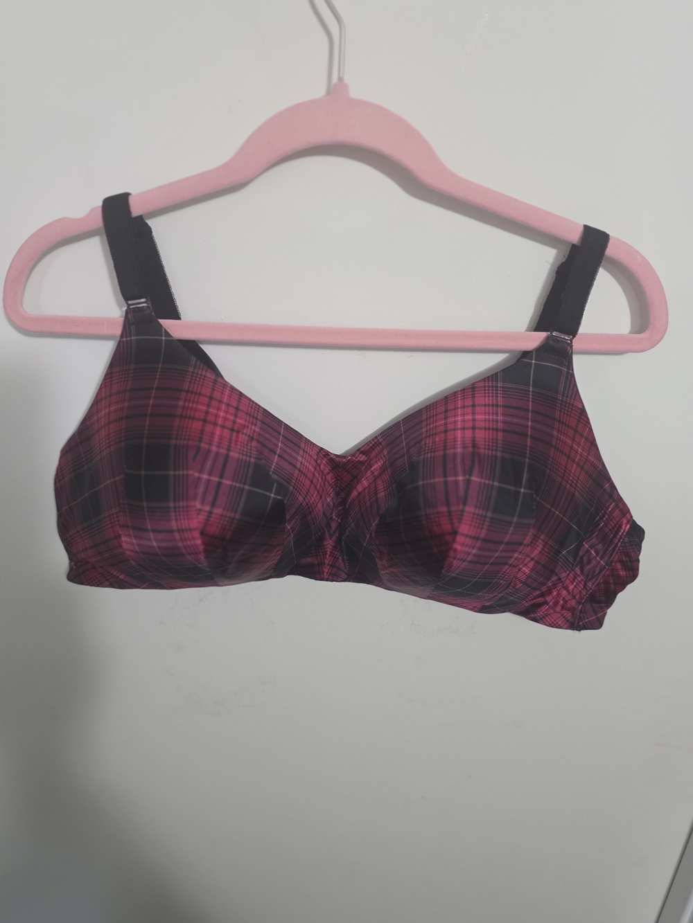Torrid 44C Red and Black Plaid Wireless Bra